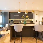 Entire 2 Bed - Free Parking - No. 15 - The Cosy Collection Ltd Apartment