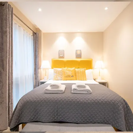 Entire 2 Bed - Free Parking - No. 15 - The Cosy Collection Ltd