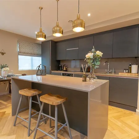 Entire 2 Bed - Free Parking - No. 15 - The Cosy Collection Ltd *