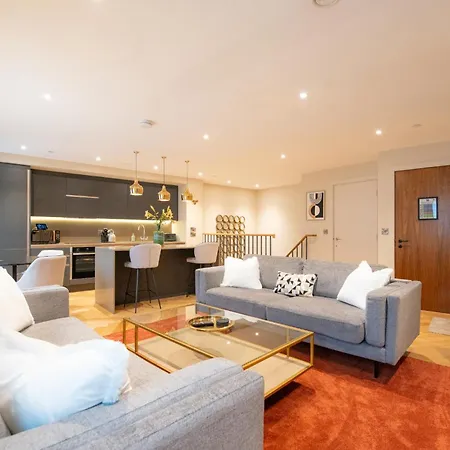Entire 2 Bed - Free Parking - No. 15 - The Cosy Collection Ltd Апартаменты *