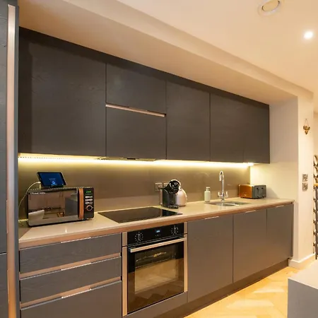 Entire 2 Bed - Free Parking - No. 15 - The Cosy Collection Ltd