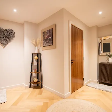 Entire 2 Bed - Free Parking - No. 15 - The Cosy Collection Ltd Appartamento